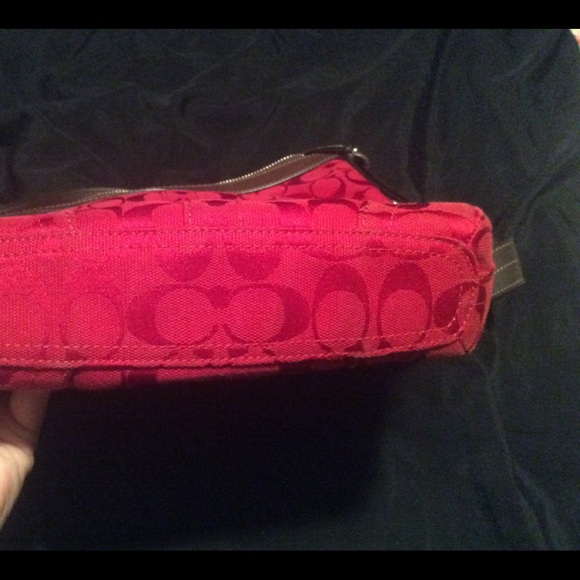 Coach signature crossbody - Picture 3 of 5